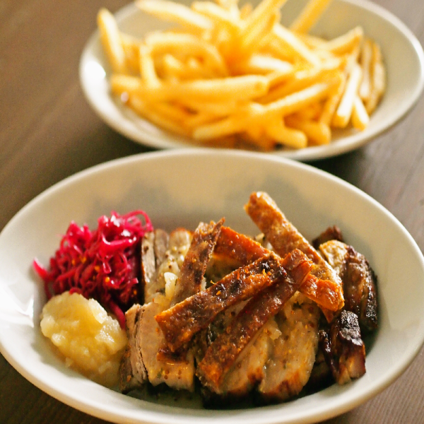 Crispy, delicious and voluminous♪ Roasted pork belly with skin [Crispy Roast Pork]