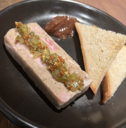 豚肉のテリーヌ ピクルス&チャツネ添え 自家製サワードウトースト付き
