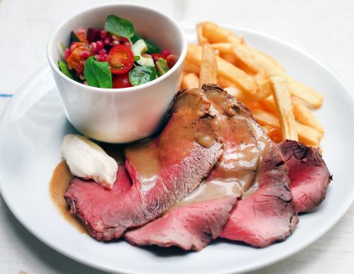 ローストビーフ フライドポテトと季節のサラダ添え