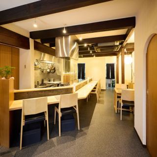 団体様のご利用も大歓迎！最大22名様までご利用いただける貸切スペースをご用意しております☆友人や仲間との大切な時間を一緒に過ごすのにぴったりな場所です♪特別なイベントやパーティーにも最適ですので、ぜひご相談ください◎