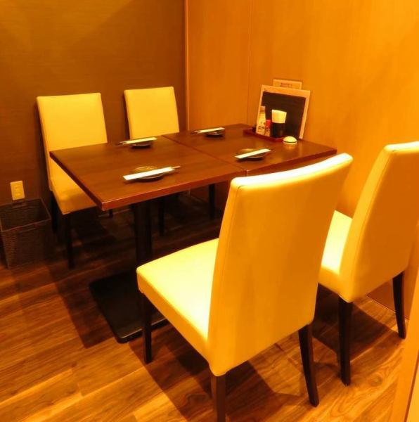 A completely private room with table seats ☆ OK for 2 to 12 people ◎ This is a completely private room that can be used for various occasions such as entertaining and banquets ♪
