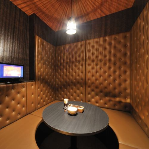 [Semi-private room with sunken kotatsu] OK for up to 5 people! If you have small children, this is recommended ☆ This private room is also popular for girls' and moms' parties.