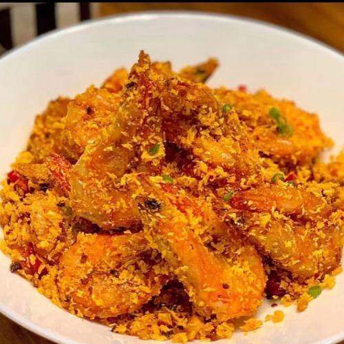 Hong Kong-style fried shrimp with garlic