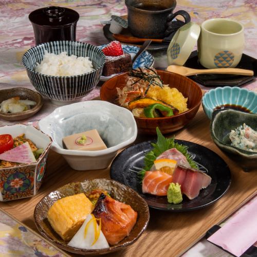 【旬食材でもてなす】日替わりランチ　〈全11品〉　2000円(税込)