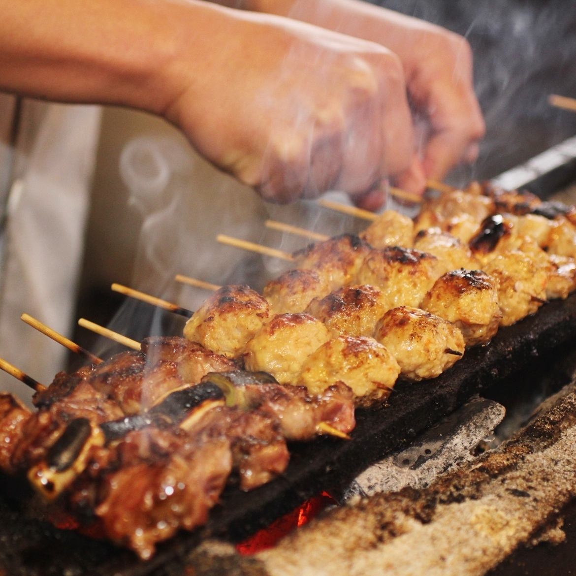 熟練の技術で仕上げた焼き鳥は絶品◎