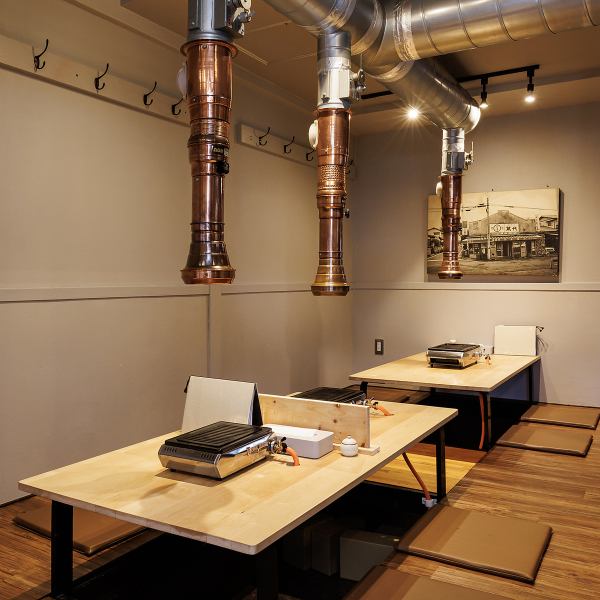 お履物を脱いでゆったりと過ごせる掘りごたつ席♪お子様用の椅子や食器もございますので、小さなお子様連れのご家族様でも気兼ねなくご利用いただけます!掘りごたつ席は横並びでのご利用も可能ですので、団体様の各種宴会利用などお気軽にご相談ください◎