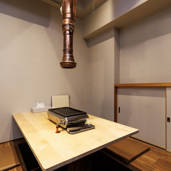 『西鉄五条駅』から徒歩1分の好立地!半個室も完備しております♪地元のお客様はもちろん、大宰府などの観光名所も近いためご旅行・観光の際にもご好評いただいている、肩肘張らないおしゃれな焼肉店です♪お一人様から団体様まで、桃李の焼肉で美味しい時間をお過ごしください!