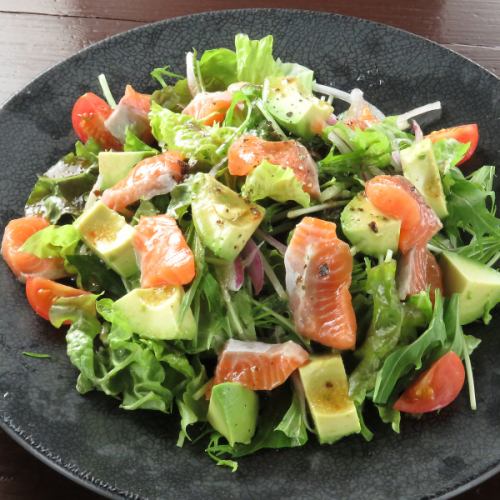 Salmon and avocado Japanese salad