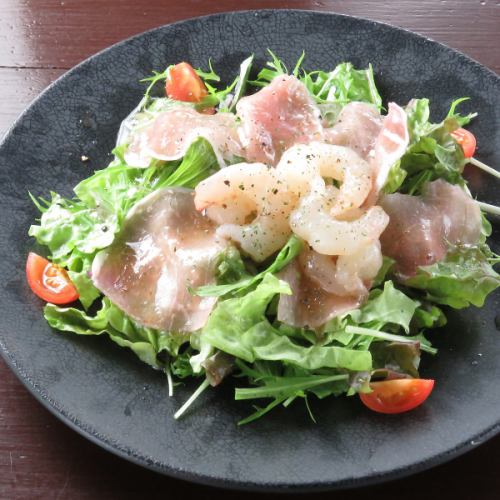 Italian Salad with Shrimp and Prosciutto