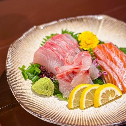 Assorted fresh sashimi 3 kinds of omakase