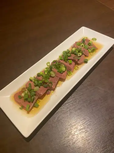 すすきのの夜を彩るメニューをお試しあれ。
焼酎だいにんぐの隠れ家で、リラックスした時間を過ごしませんか。私たちの料理は、こだわりの食材と手間暇かけた調理法で、皆さまに特別な一時を提供いたします。
自家製スモークサーモンのサラダや、炙り〆サバ、希少な低温調理レバーは風味豊かで、飲み心地の良い梅酒とよく合います。お酒のラインアップも充実しており、特に焼酎と梅酒の種類の多さには自信があります。
宴会プランでは、みなさんで楽しめる牛もつ鍋コースなどもご用意。深みのある黒糖梅酒や、ふんわりとした香りの紅茶の梅酒で、お食事がさらに盛り上がります。
あなただけの特別な夜を、すすきので満喫しませんか。ご予約お待ちしております。
#すすきのの夜
#特別な瞬間
#焼酎と梅酒
#自家製料理
#宴会プラン
