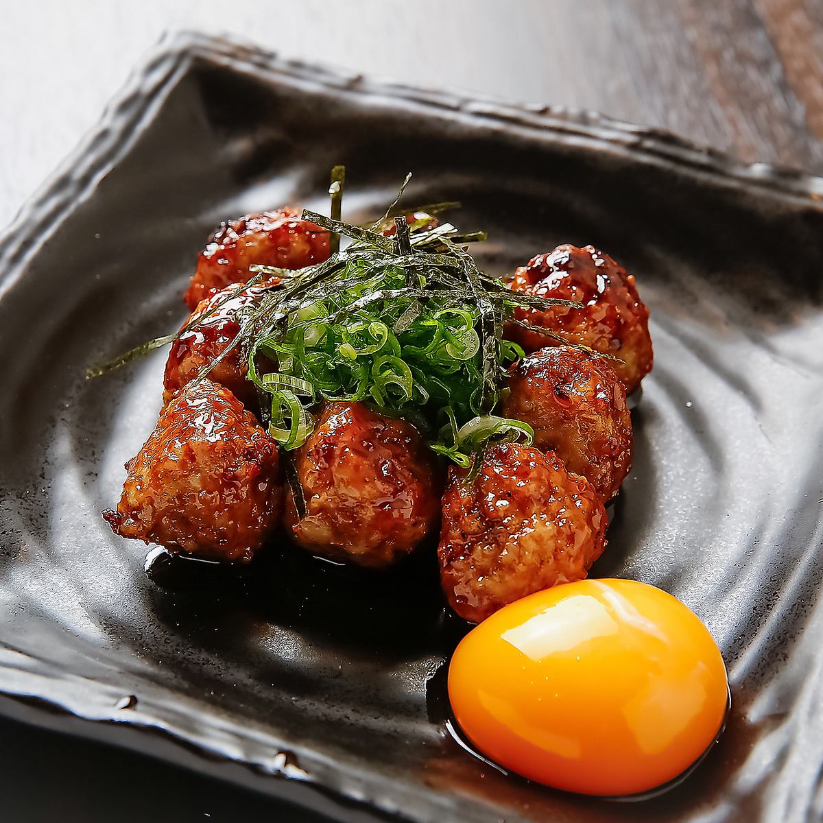 国産近江鶏を使用した絶品鶏料理を堪能できる伊丹のお店◎