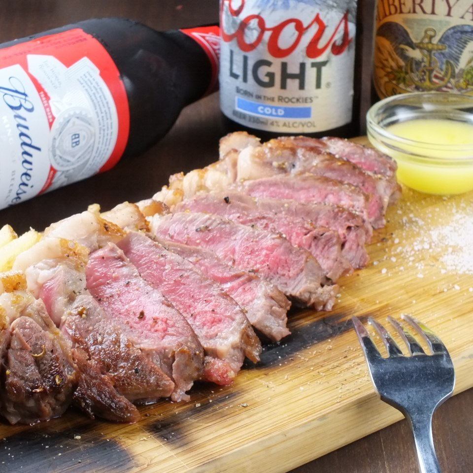 アメリカンステーキなどお肉料理もご用意しております!