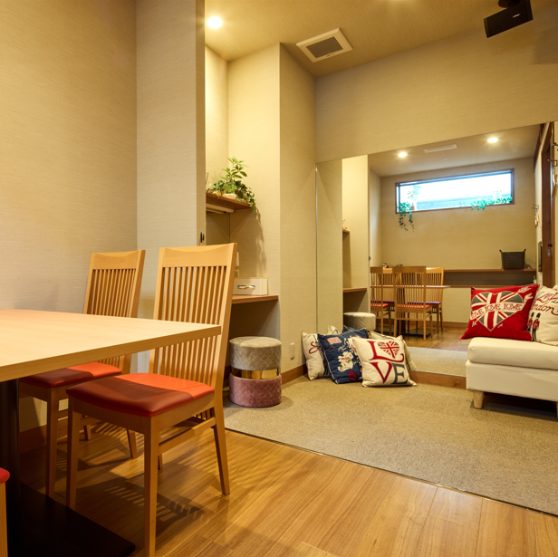 ウエディング二次会に使用出来る、ブライズルームや控え室を完備