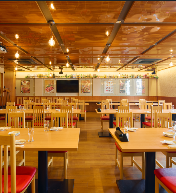 貸切は18名様から承っております。お気軽にご相談下さいませ。