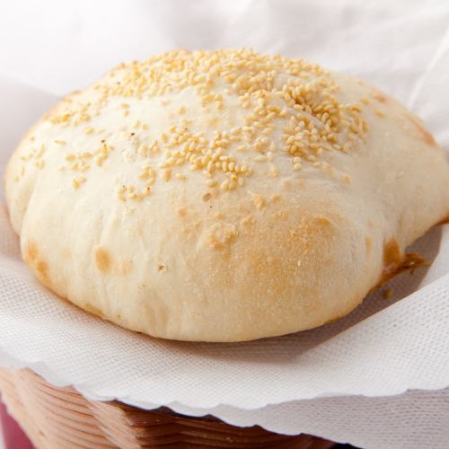トルコの自家製焼き立てパン