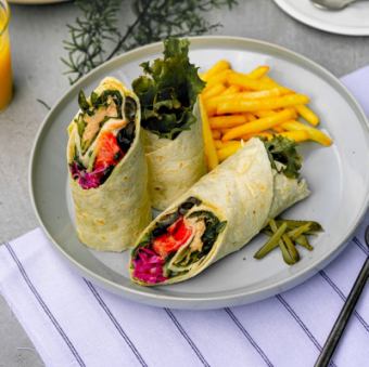 콩과 참치 흠집 채식 랩 샌드