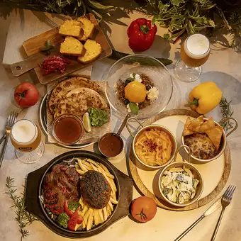 7・8月限定!【slash自慢の肉料理を贅沢に味わうBBQコース!】120分飲み放題付き全7品