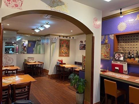 The interior of the store is decorated with colors unique to India while you are in Japan.You can enjoy authentic Indian food in a homely atmosphere.