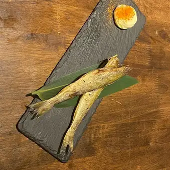 两份烤太平洋鳕鱼