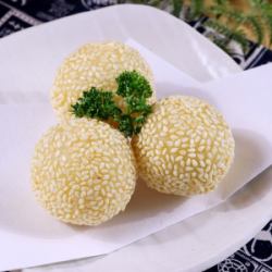 Sesame dumplings