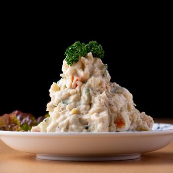 「自製馬鈴薯沙拉」—一道深受馬鈴薯沙拉愛好者喜愛的美味佳餚。