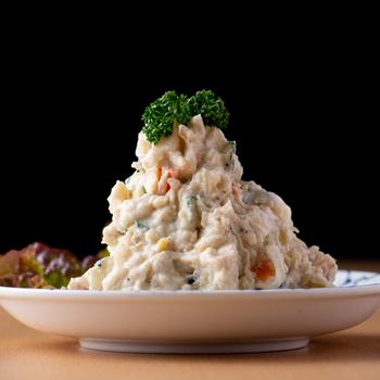 One of the proud dishes of "homemade potato salad" recognized by potesara lovers