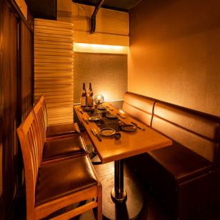 You can enjoy local chicken dishes without worrying about the surroundings.Comfortable liveliness relaxes your feelings and creates a peaceful time.(Shimbashi / Private room / Izakaya / Smoking / All-you-can-drink / 3 hours / Banquet / Welcome and farewell party / Sake / Local chicken / Date / Anniversary / Hot pot)