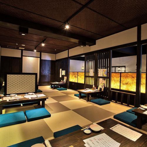 開放的で落ち着いた店内