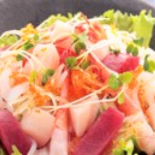 海鮮たっぷりサラダ