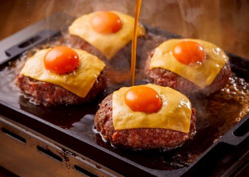 三ツ星出身シェフ監修のレアハンバーグ!