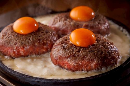 溺れるチーズのレアハンバーグランチ