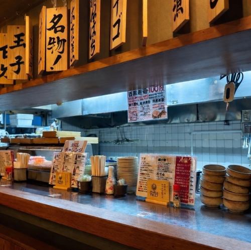 錦市場のすぐ近く◆立ち飲みスタイルで気軽に楽しめます