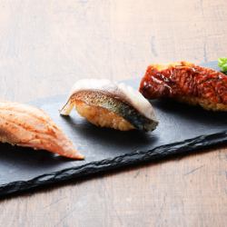 Grilled 3-piece sushi