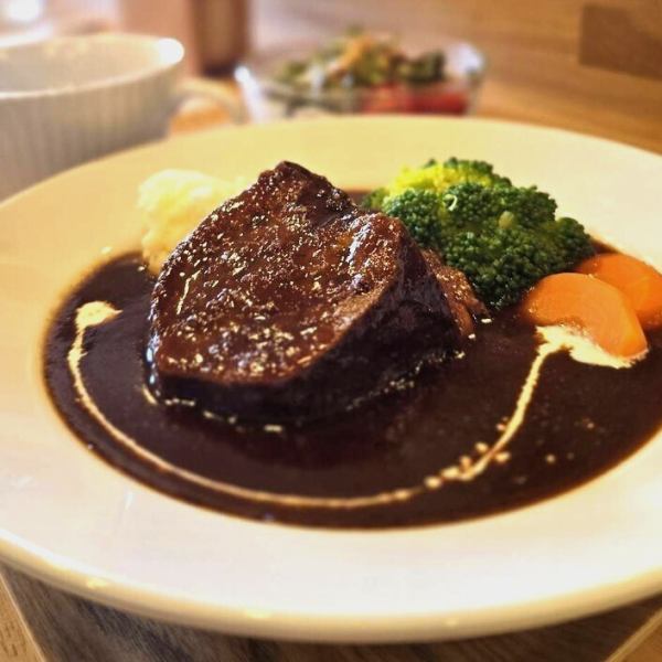 じっくり煮込んだ！数量限定の拘りタンシチュー！
