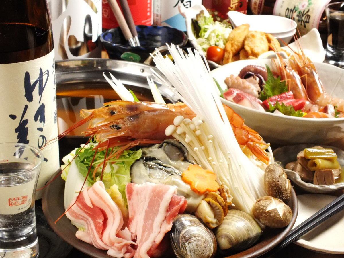 包括新鲜海鲜和大阪著名炸串的无限畅饮套餐 3,000 日元起。
