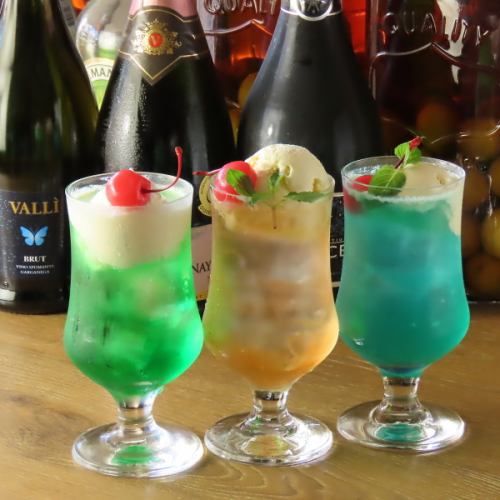 夏限定！フロートカクテル