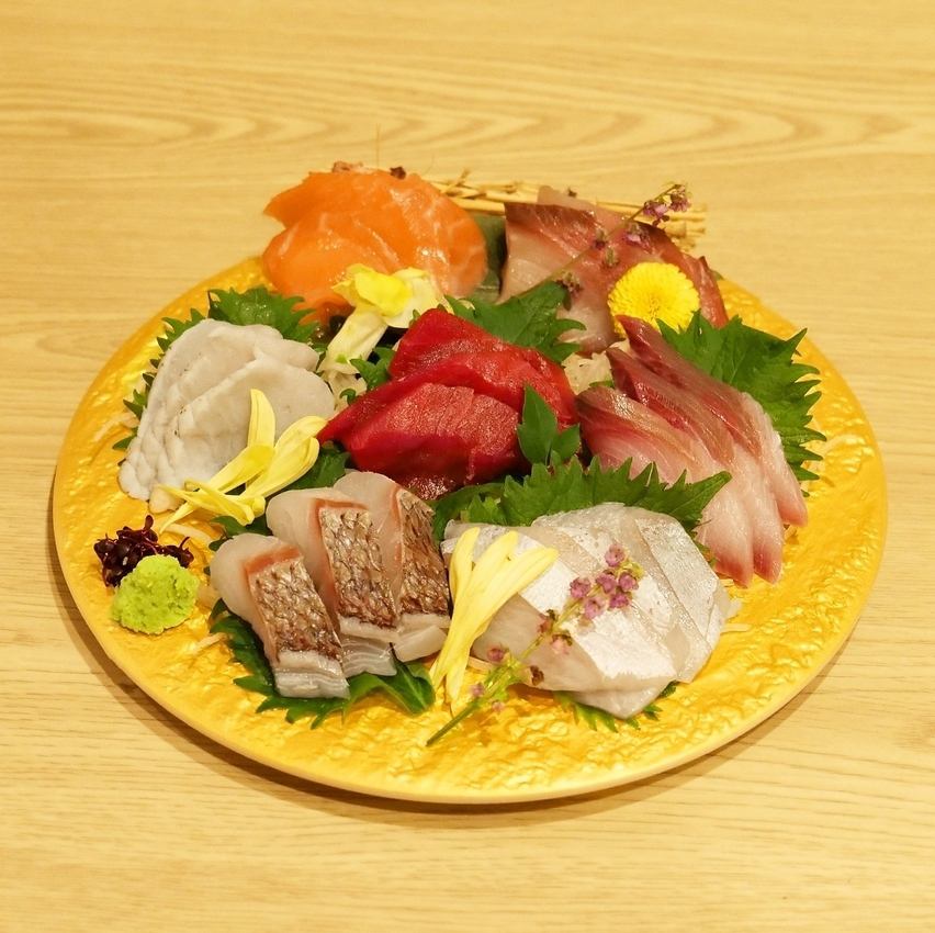 産地直送の朝獲れ新鮮な旬のお魚を揃えております！