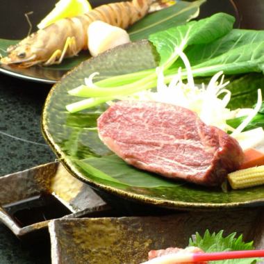 [招待亲人的招待会、欢送会]特选黑毛和牛和3种新鲜海鲜料理・琥珀套餐11,000日元