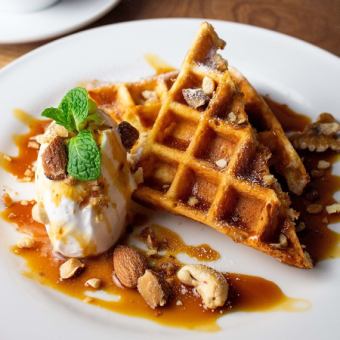 塩キャラメルナッツワッフル