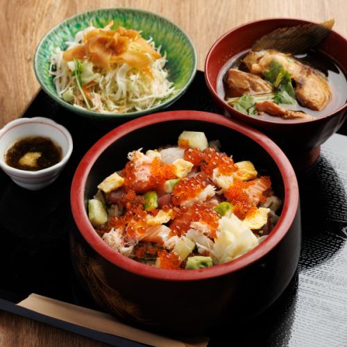 鮨屋のバラちらし丼