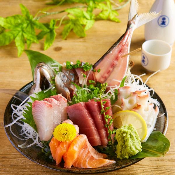 【直送新鮮魚介】 鮮度に自信!!毎日市場直送の海の幸。北海道の鮮魚や浜焼きメニューが人気です。
