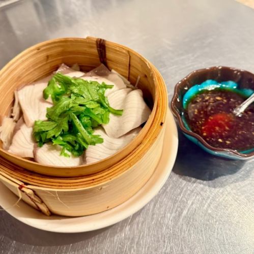 ブリときのこのせいろ蒸し　オレンジ香るかぶらポン酢