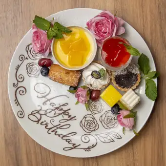 [Limited to 2 people, December 22-25] Christmas Course with complimentary sparkling wine and Christmas plate