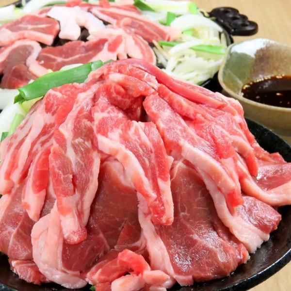 名寄名物の"ジンギスカン煮込み"。北海道の名物を集めた満喫コースが当店一押しコースです◎