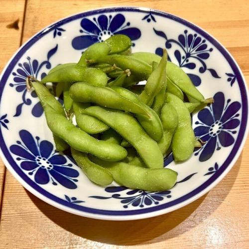 Freshly boiled green soybeans