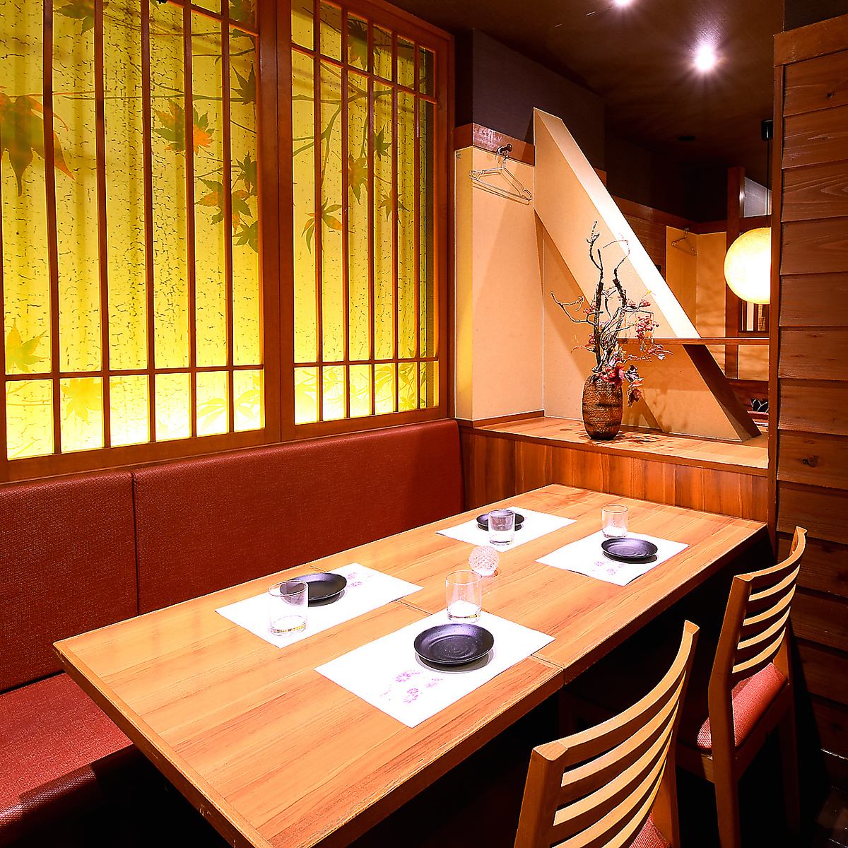 週六和週日，中午 12 點開始可舉辦派對，需提前一天預訂！