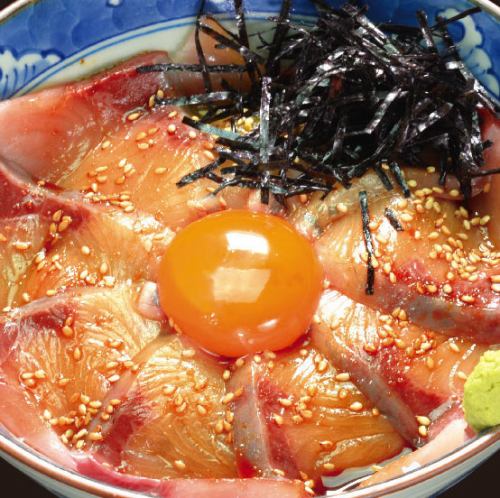 瑪莎黃尾魚蓋飯