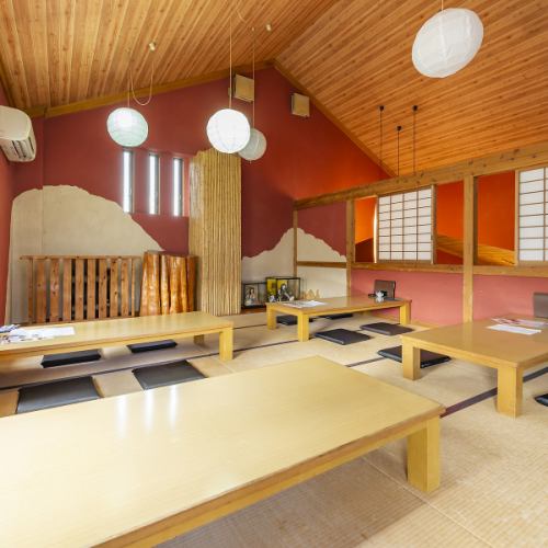 <p>【2F席は完全個室で団体様OK】8名様まで座れる完全個室座敷を4つご用意。また、仕切りを取り除き、最大40名様までの団体様でもお使いいただけます。会社の宴会や冠婚葬祭のお食事などにお使いいただけます。</p>