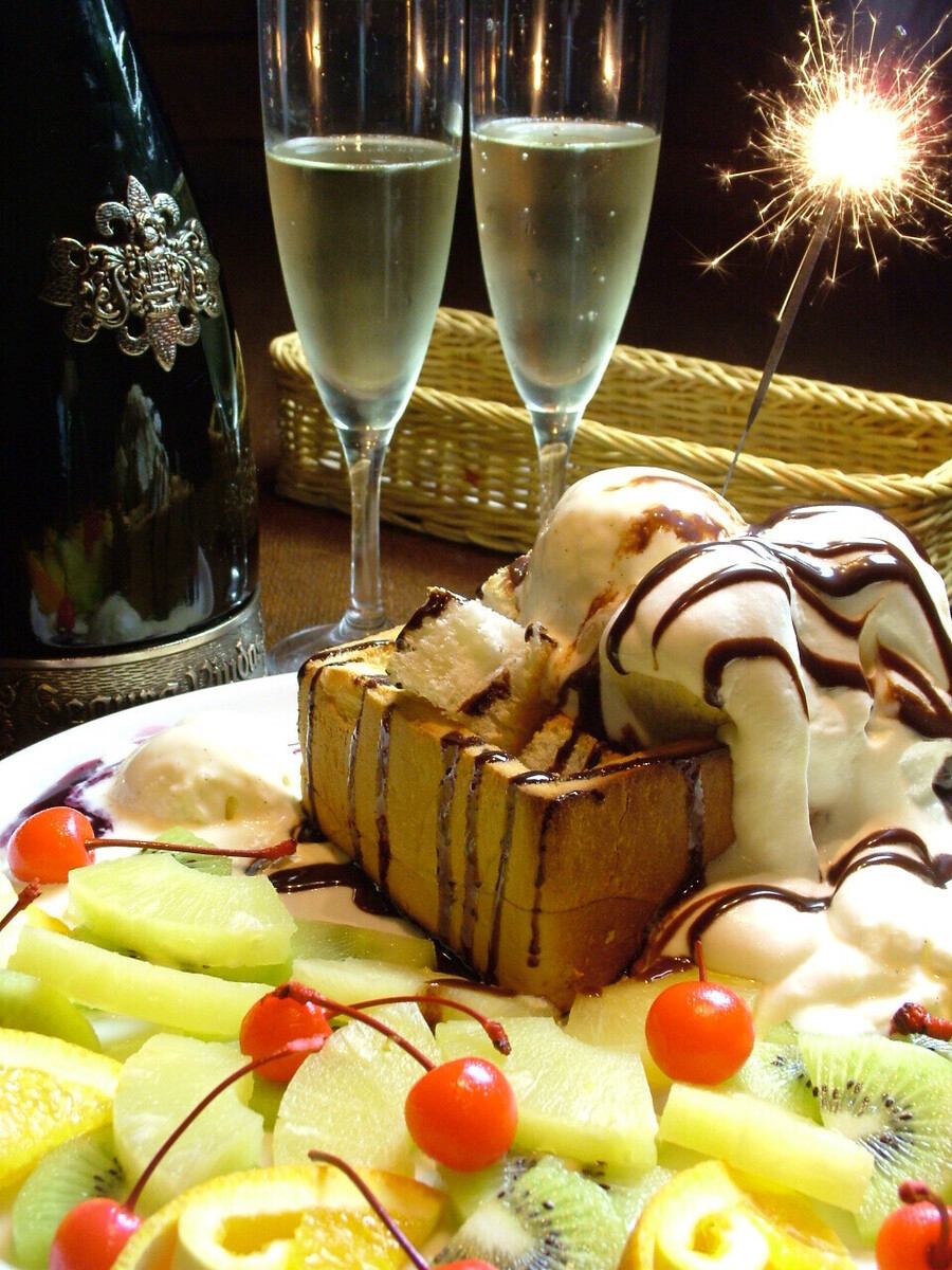 誕生日プレートプレゼント♪ゆったりSofa席で誕生日や記念日を☆